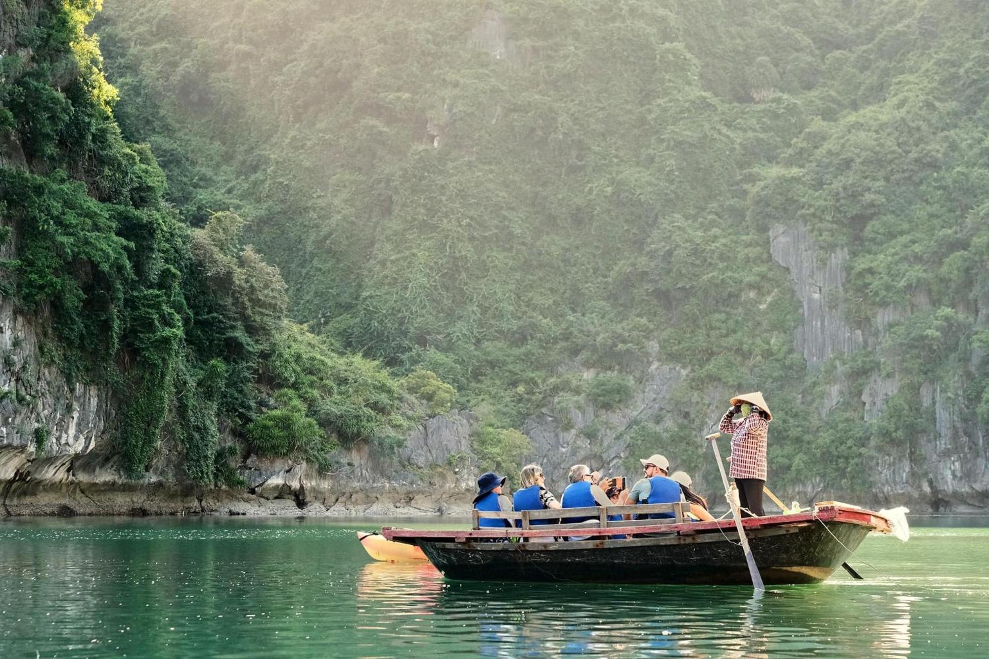 Halong Capella Cruise - Member Of Lyra Cruise Collection Hotell Ha Long Exteriör bild